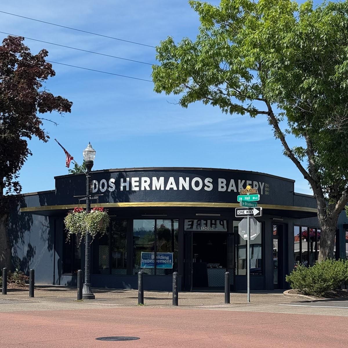 Dos Hermanos Bakery