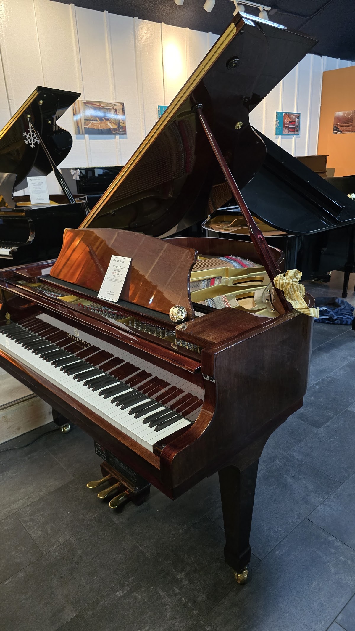 Pianos Now